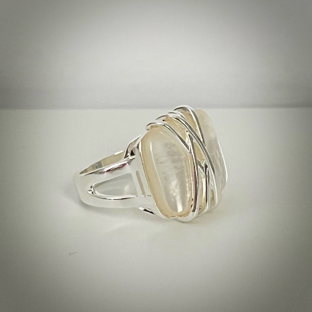 Ring, Mother of Pearl